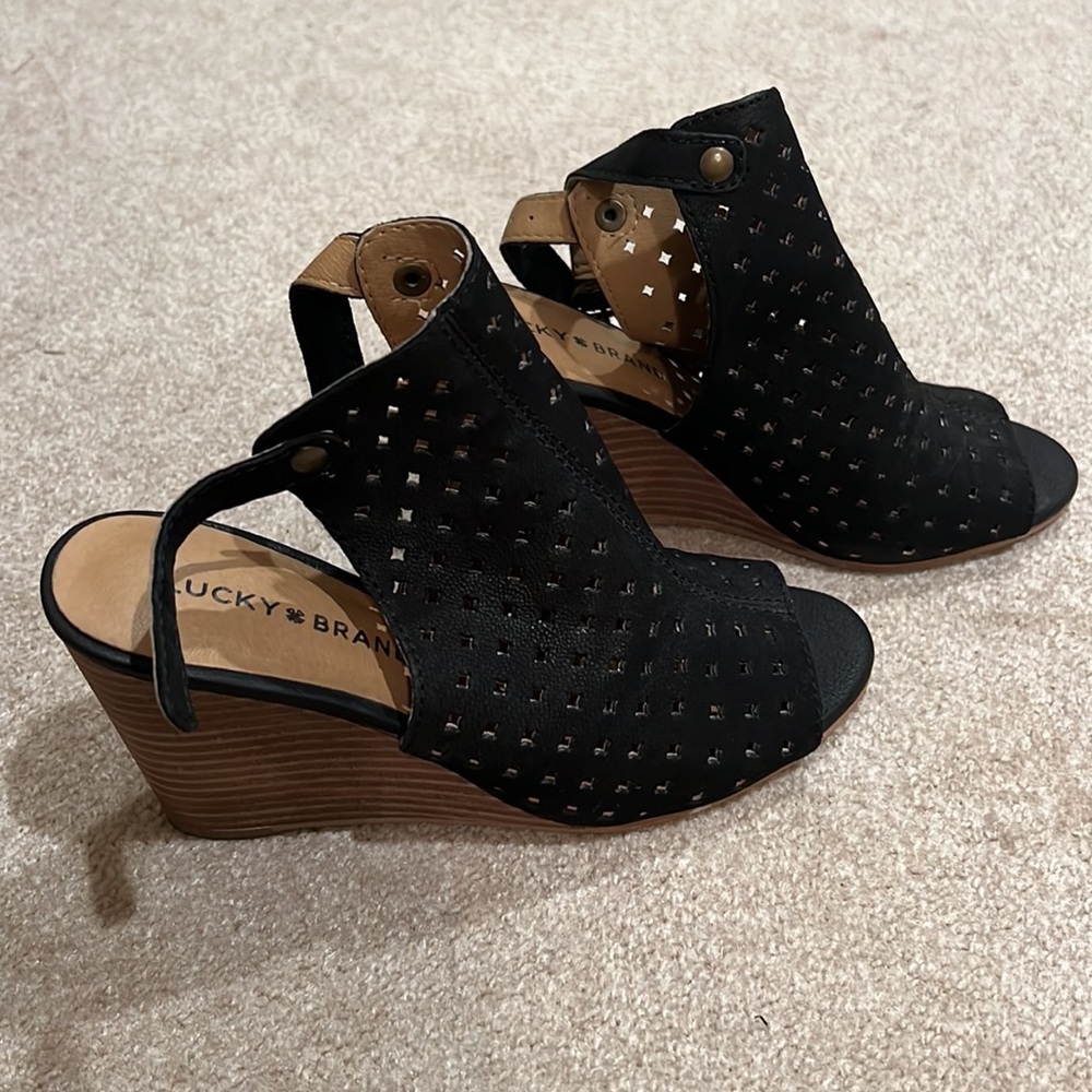 Lucky Brand black wedges